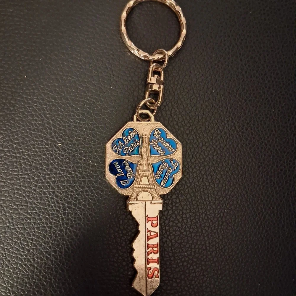Vintage Paris France Keychain Metal Bag Charm Red Blue Key RARE‎ HTF